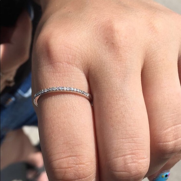 Diamond ring - Picture 2 of 3